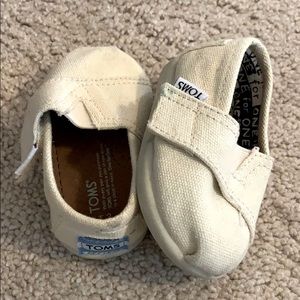Baby Tom’s shoes